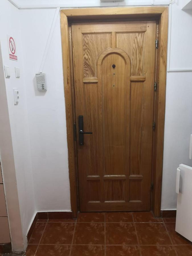 Apartament Cu Doua Camere Targu Jiu Luaran gambar