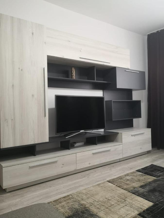 Apartament Cu Doua Camere Targu Jiu Luaran gambar
